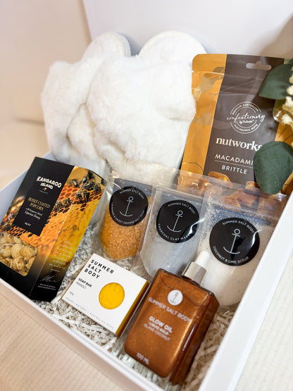 Luxury Pamper Hamper – Golden Glow Spa Gift