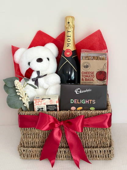 Love and Cuddles Sparkling Gift Hamper
