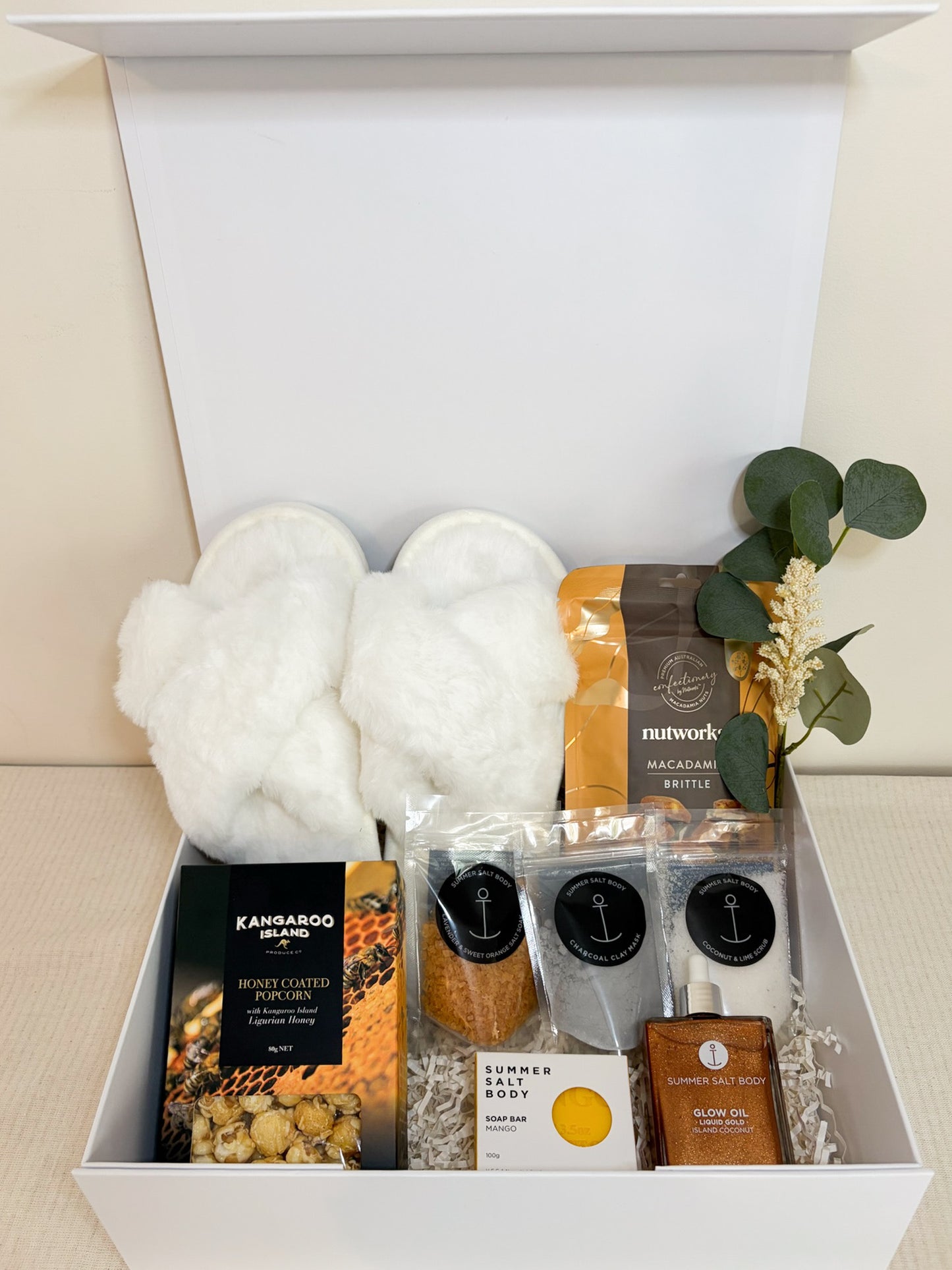Luxury Pamper Hamper – Golden Glow Spa Gift