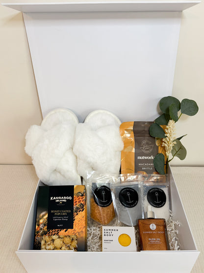 Luxury Pamper Hamper – Golden Glow Spa Gift